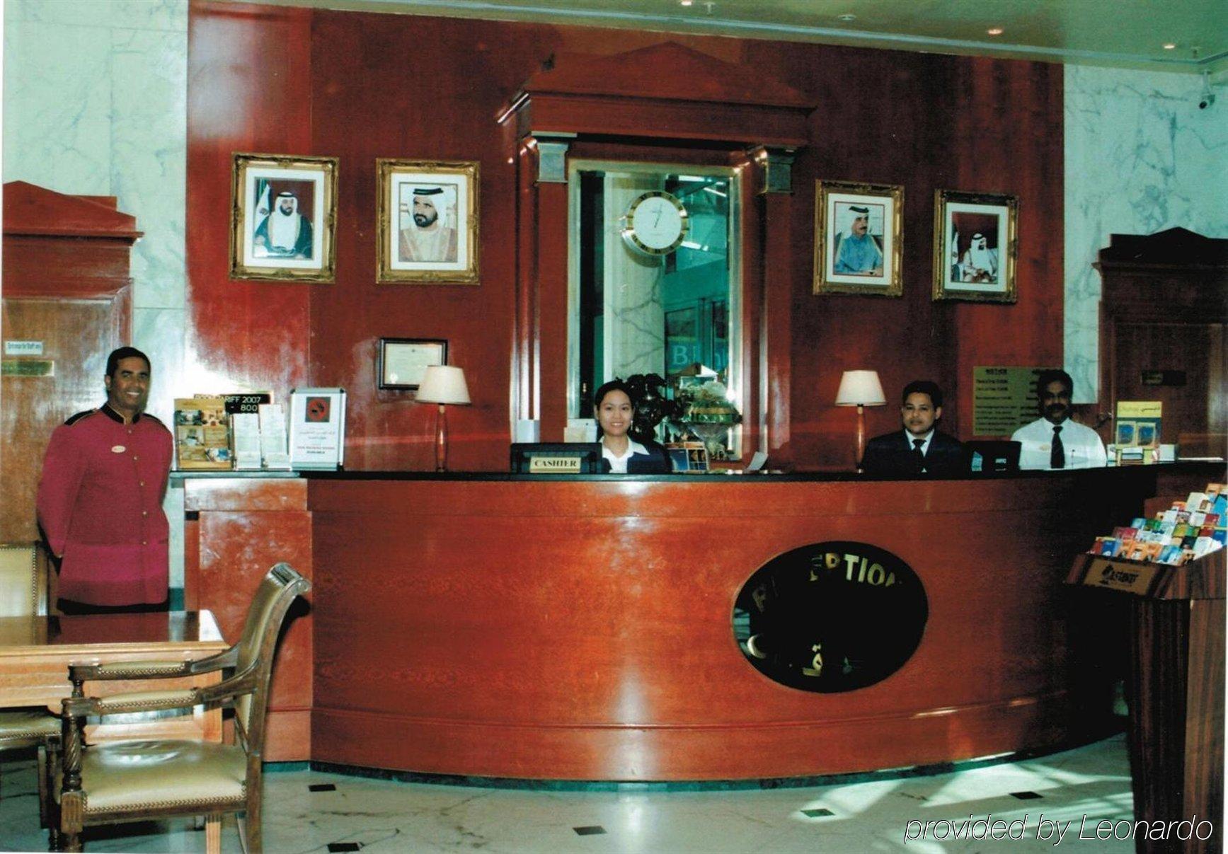 Grand Mayfair Hotel Dubái Exterior foto